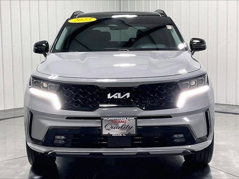 Used 2023 Kia Sorento SX image 2