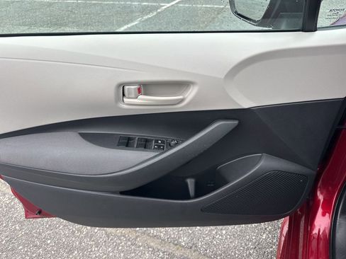 Used 2022 Toyota Corolla LE image 21