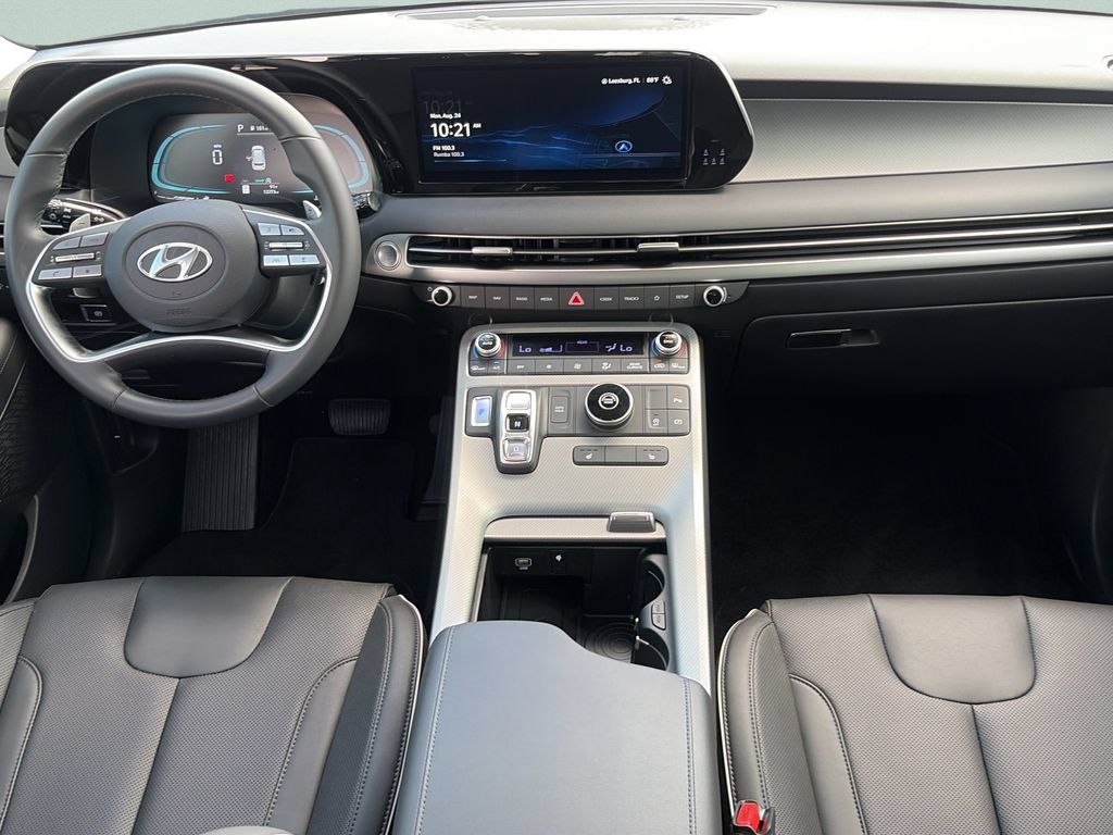 Used 2025 Hyundai Palisade SEL FWD image 13