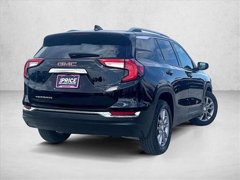 Used 2023 GMC Terrain SLT FWD image 2
