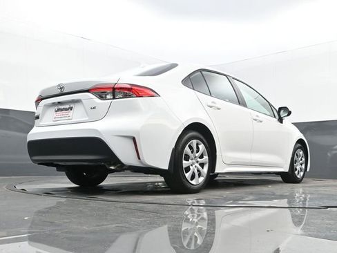 Used 2025 Toyota Corolla LE image 25