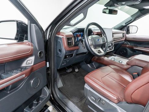 Used 2023 Ford Expedition Max Limited image 13