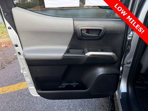 Used 2022 Toyota Tacoma SR5 image 21