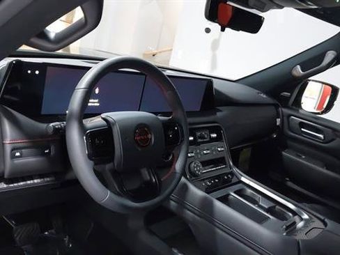 Used 2025 Nissan Armada PRO-4X AWD/4WD image 20