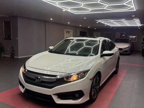 Used 2017 Honda Civic EX-T image 3