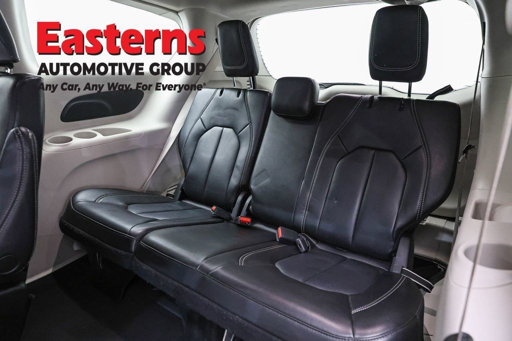 Used 2023 Chrysler Pacifica Touring-L FWD image 26