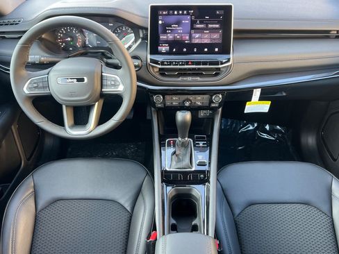 New 2026 Jeep Compass Latitude image 10