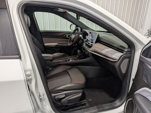 Used 2025 Jeep Compass Latitude AWD/4WD image 27