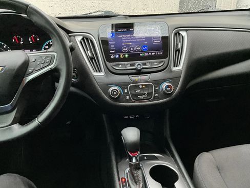 Used 2021 Chevrolet Malibu RS image 19