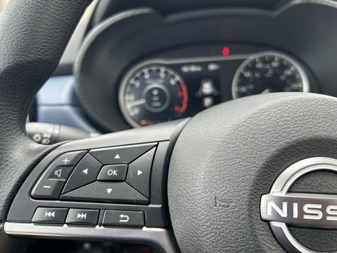 Used 2025 Nissan Versa SV w/ Trunk Package image 22