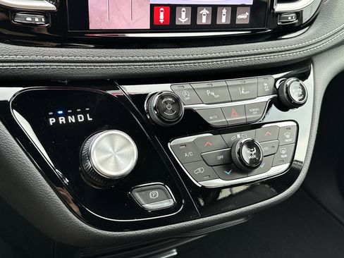 New 2026 Chrysler Pacifica Select w/ S Appearance Package image 23