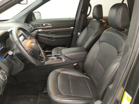 Used 2018 Ford Explorer Limited FWD image 17