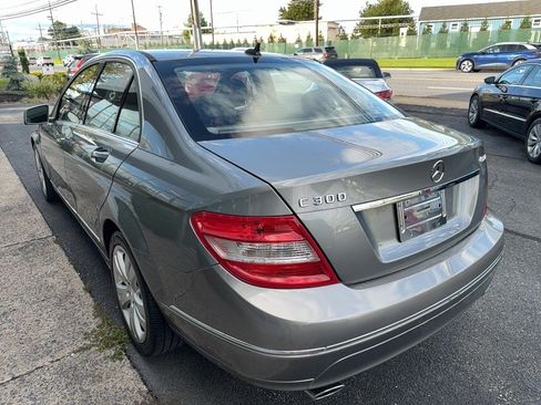 Used 2011 Mercedes-Benz C 300 4MATIC Sedan image 4