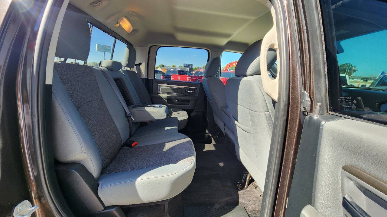 Used 2017 RAM 1500 Classic SLT AWD/4WD image 21