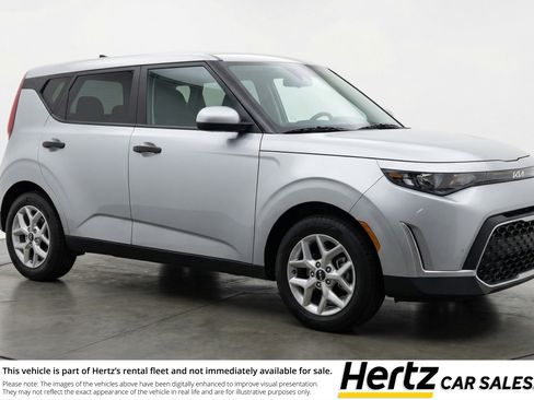 Used 2025 Kia Soul LX w/ LX Technology Package FWD image 1