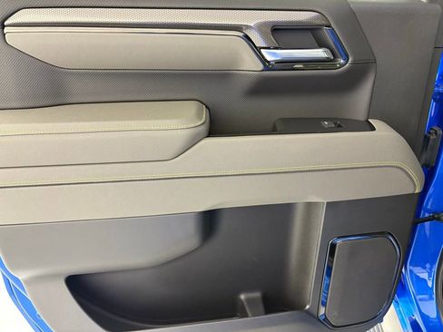 Used 2025 Chevrolet Silverado 1500 ZR2 w/ Technology Package image 40