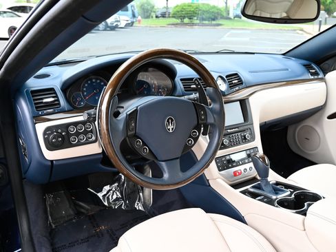 Used 2012 Maserati GranTurismo Convertible RWD image 16