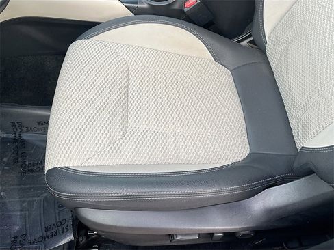 Used 2022 Subaru Forester Premium image 18