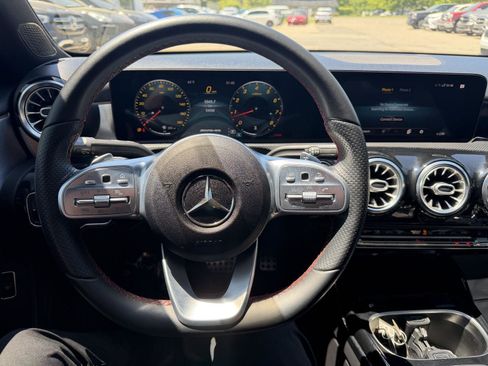 Used 2021 Mercedes-Benz A 35 AMG 4MATIC image 12