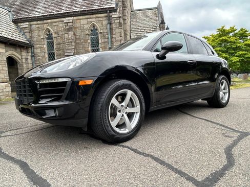 Used 2018 Porsche Macan AWD/4WD image 3