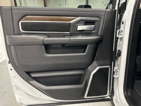 Used 2024 RAM 3500 Laramie image 40