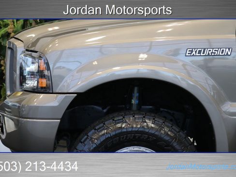 Used 2005 Ford Excursion Limited image 46