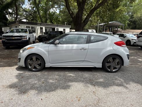 Used 2014 Hyundai Veloster Turbo R-Spec FWD image 2
