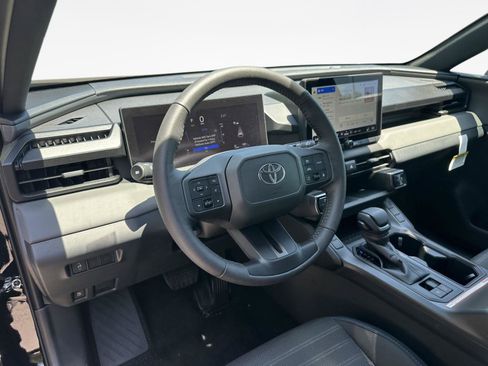 Used 2026 Toyota RAV4 SE w/ Weather Package FWD image 11
