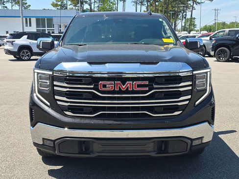 Certified 2025 GMC Sierra 1500 SLT AWD/4WD image 8