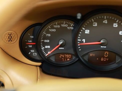 Used 2001 Porsche 911 Carrera 4 AWD/4WD image 54
