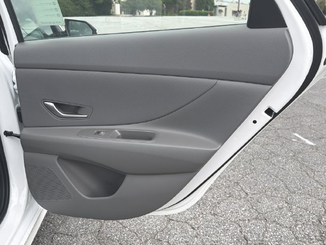 New 2026 Hyundai Elantra Hybrid FWD image 18