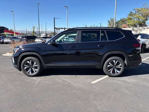 New 2026 Volkswagen Atlas SE image 2
