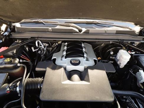 Used 2019 Cadillac Escalade Luxury image 31