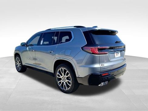 New 2026 GMC Acadia Denali Ultimate w/ LPO, Floor Liner Package AWD/4WD image 3