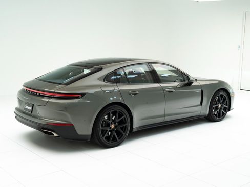 Used 2025 Porsche Panamera 4 image 9