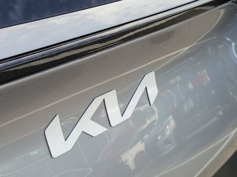 Used 2024 Kia Sportage LX FWD image 7