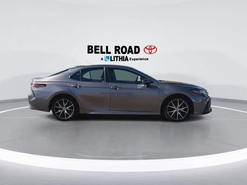 Used 2024 Toyota Camry SE image 9