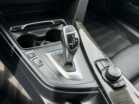 Used 2018 BMW 330i xDrive Sedan w/ Convenience Package AWD/4WD image 22