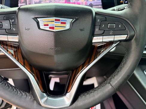 Used 2023 Cadillac Escalade Premium Luxury AWD/4WD image 25