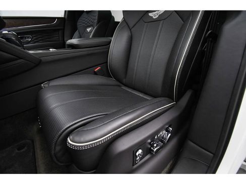 Certified 2023 Bentley Bentayga Extended Wheelbase image 59