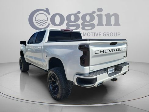 Used 2022 Chevrolet Silverado 1500 RST w/ Convenience Package II AWD/4WD image 2
