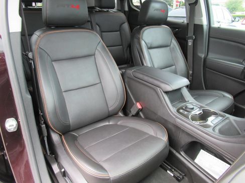 Used 2021 GMC Acadia AT4 w/ Trailering Package AWD/4WD image 9