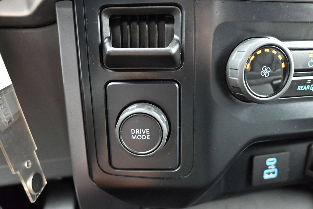 Used 2023 Ford F150 Lariat RWD image 8