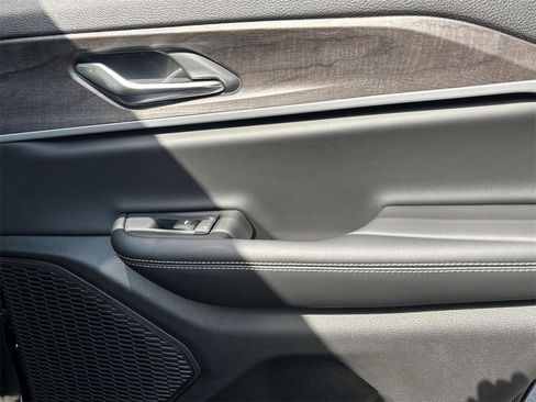 New 2025 Jeep Grand Cherokee Limited w/ Black Appearance Package image 37