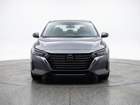 Used 2025 Nissan Sentra SV FWD image 2