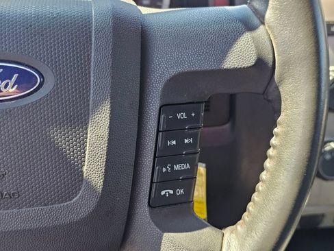 Used 2010 Ford Escape XLT AWD/4WD image 32