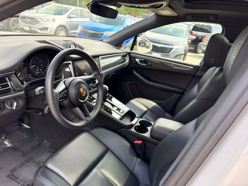 Used 2023 Porsche Macan AWD/4WD image 13