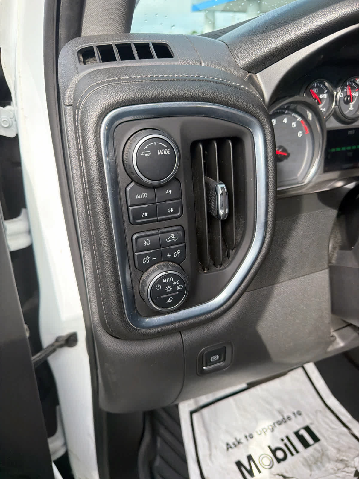 Used 2021 Chevrolet Silverado 1500 RST w/ Convenience Package II AWD/4WD image 17