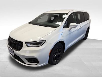 Used 2022 Chrysler Pacifica Touring-L w/ S Appearance Package