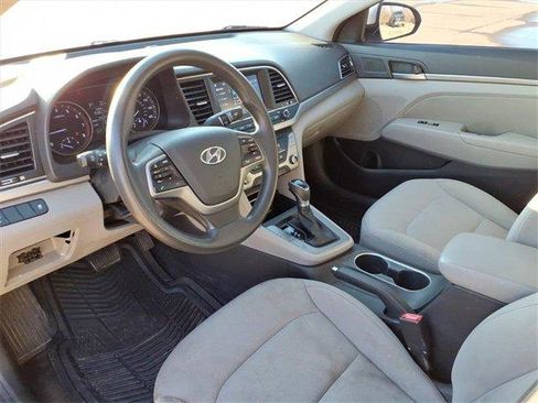 Used 2017 Hyundai Elantra SE image 21
